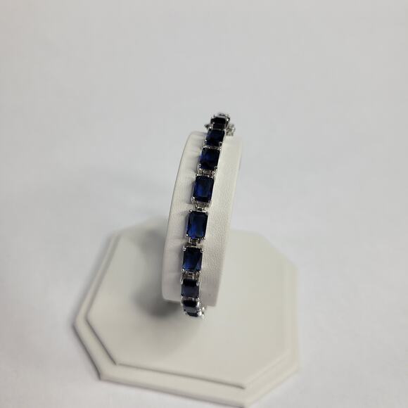 Genevive Sterling Silver Sapphire Blue Cubic Zirconia Tennis Bracelet NEW - Picture 3 of 9
